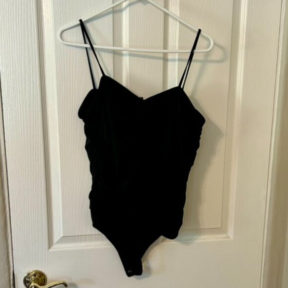 Express Body Contour Compression Ruched Bodysuit With Bra Cups - Picture 3 of 8
